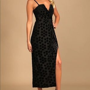 Limousine Lifestyle Black Burnout Velvet Floral Midi Dress